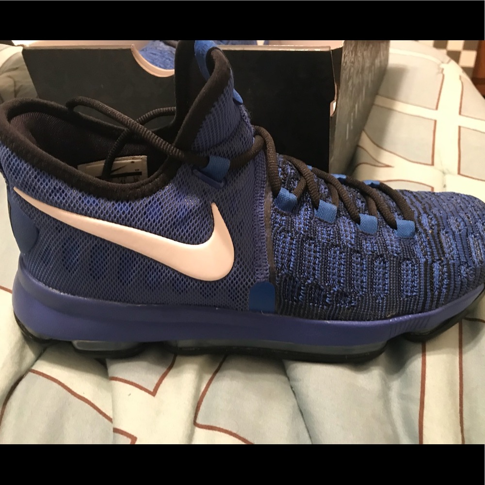 Men’s Nike’s KD 9 shoes